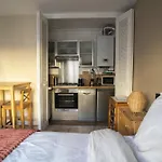Glamour Studio With Balcony In Paris 14Th